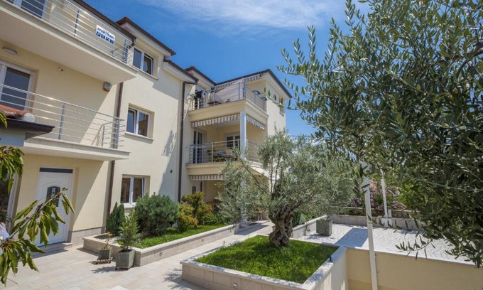 Selce Apartment | Apartments by the sea Selce, Crikvenica - 5367