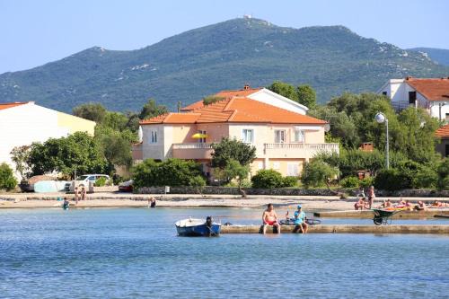 Janjina Apartment | Apartments by the sea Sreser, Peljesac - 10138