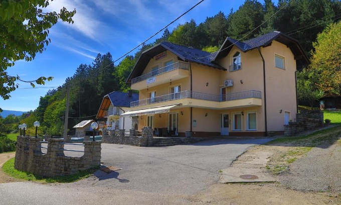 Una-Sana Canton Apartment | Apartments Crvena Jabuka