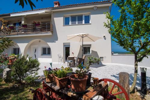 Salatic Apartment | Apartments Laura