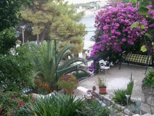 Sobra Apartment | Apartments Laura Mljet - Comfort One Bedroom Apartment with Balcony and Sea View