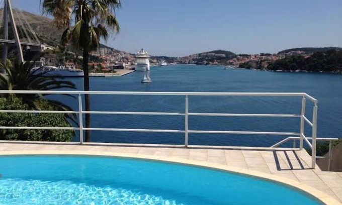 Lozica Apartment | Apartments Lozica - Studio Apartment with Terrace and Sea View