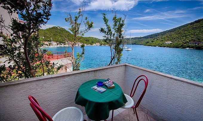 Pasadur Apartment | Apartments Malo Lago - One-Bedroom Apartment with Balcony and Sea View - 2nd floor (Apartment 4)