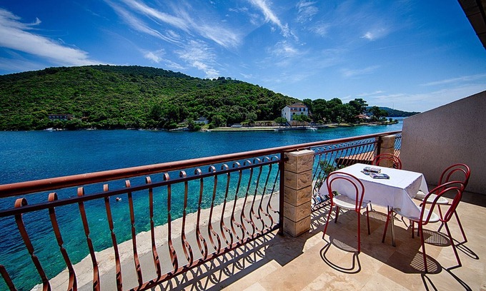 Pasadur Apartment | Apartments Malo Lago - One-Bedroom Apartment with Balcony and Sea View - 2nd floor (Apartment 5)
