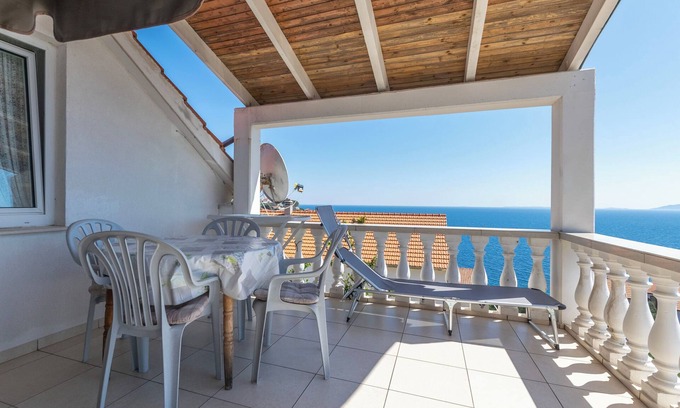 Zavalatica Apartment | Apartments Malo Misto (97731-A1) - Zavalatica