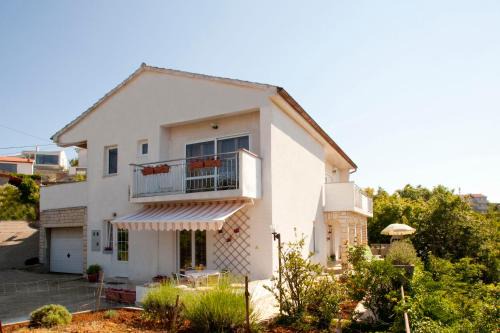 Vrbnik Apartment | Apartments Marija