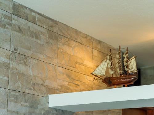Krucica Apartment | Apartments Melany - One Bedroom Apartment with Shared Terrace and Sea View