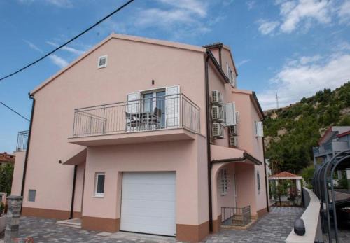 Duce Apartment | Apartments Mir