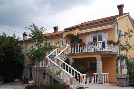 Sveti Anton Apartment | Apartments Nella
