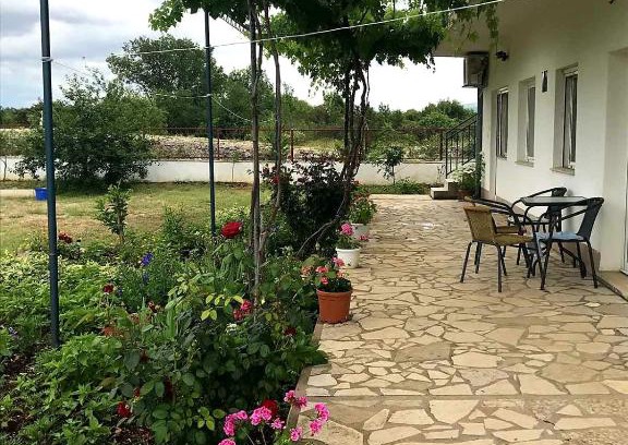 Lozovac Apartment | Apartments Nena