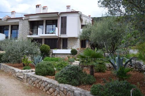 Cres Apartment | Apartments Palma & Pino