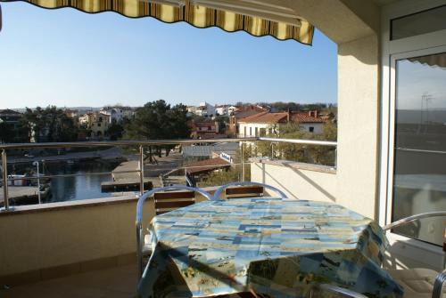 Porat Apartment | Apartments Robert