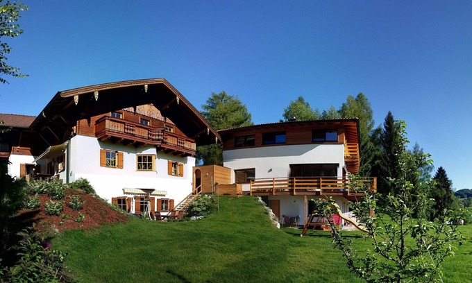 Fuschl am See Apartment | APARTMENTS SEEGARTL / Apartment "Filbling" with sunny balcony