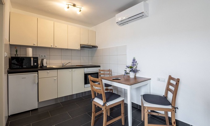 Krizna luka Apartment | Apartments Small pleasure (89511-A1) - Hvar - island Hvar