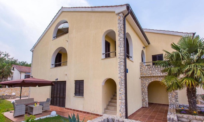 Porat Apartment | Apartments TB