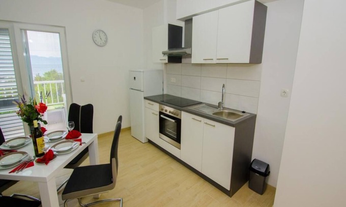 Orebic Apartment | Apartments Vesela - One Bedroom Apartment with Balcony and Sea View