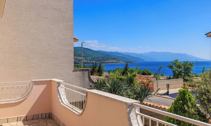 Povile Apartment | Apartments Villa Mala (100461-A1) - Povile
