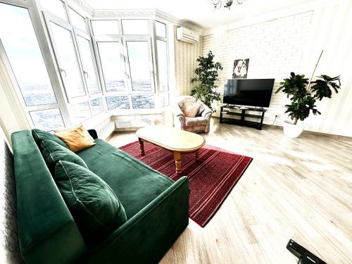Darnyckyj Apartment | Apartments with Dnipro view