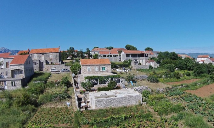 Vela Glavica Apartment | Apartments with parking space Lumbarda, Korcula - 4429