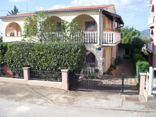 Krk Apartment | Apartments with parking space Pinezici, Krk - 15269