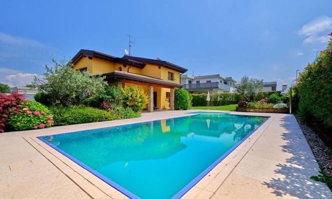 Salionze Villa | ApartmentsGarda - Villa Leone Salionze