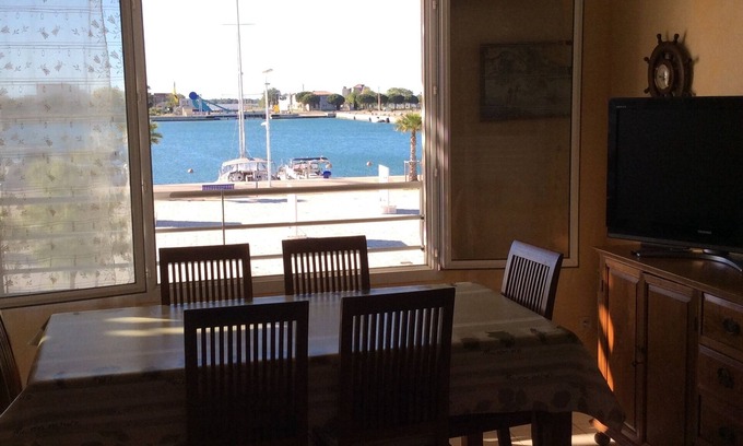Port-Saint-Louis-du-Rhone Condo | Appartement T2 Avec vue sur le Port