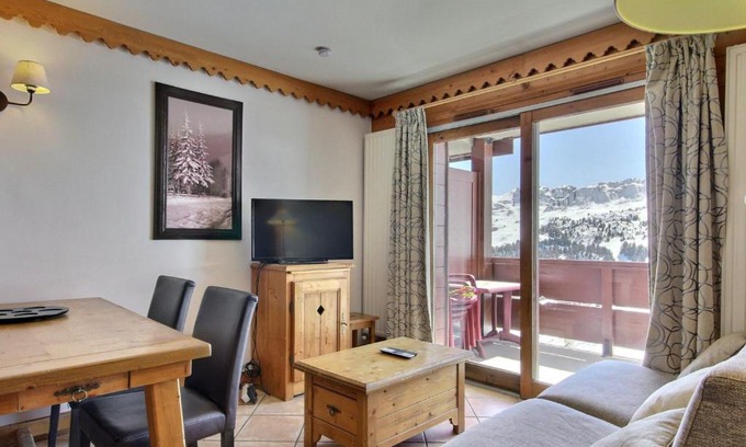 Aime Apartment | Appart au pied des pistes avec piscine, salle de fitness et WiFi - FR-1-455-222