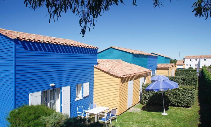 Le Chateau-d'Oleron Condo | Appart authentique et au calme, à 300m de la plage