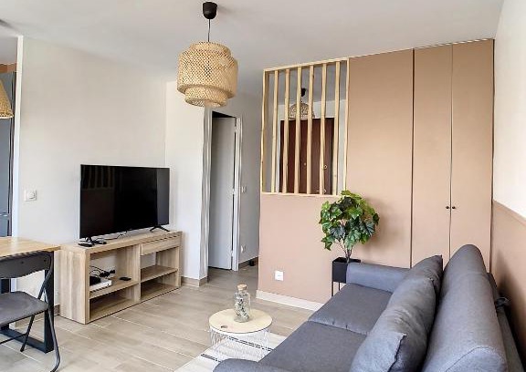 Choisy-le-Roi Apartment | APPART COSY PROCHE PARIS GARE ORLY TRAM WIFI 4PERS