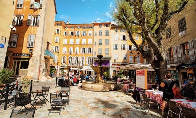 Grasse Apartment | Appart Hotel Centifolia - Place aux aires