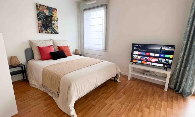 Cote d'Or-Les Sarrazins Apartment | Appart Pointe du Lac, avec balcon *métro*parking*