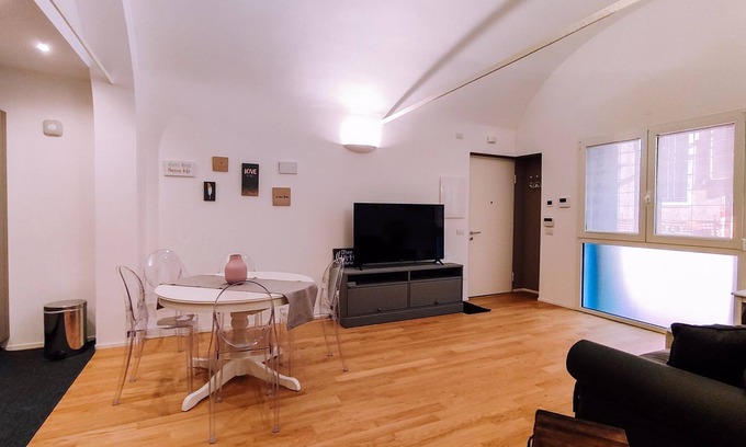L'antico Ghetto Ebraico Apartment | Appartamento Elegante Alle Due Torri by Wonderful Italy