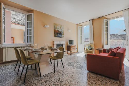 Domodossola Apartment | Appartamento in Centro Storico La Loggia