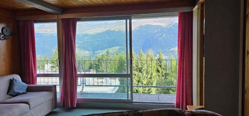 Marilleva 900 Apartment | Appartamento panoramico con vista sulle montagne e accesso diretto alle piste