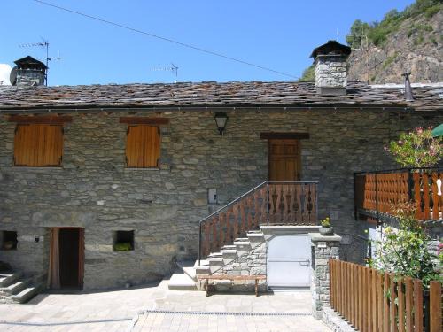 Saint-Vincent Apartment | Appartamento STELLA ALPINA in zona tranquilla di Saint Vincent