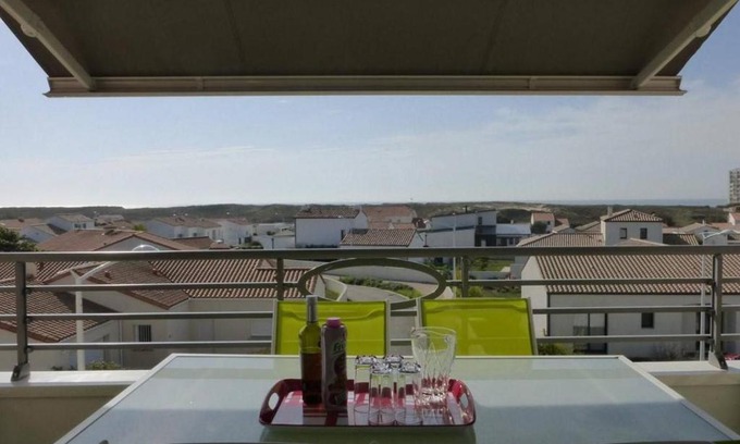 Saint-Gilles-Croix-de-Vie Apartment | Appartement 2 pièces avec balcon, parking et proche plage à Saint-Gilles-Croix-de-Vie - FR-1-224-587