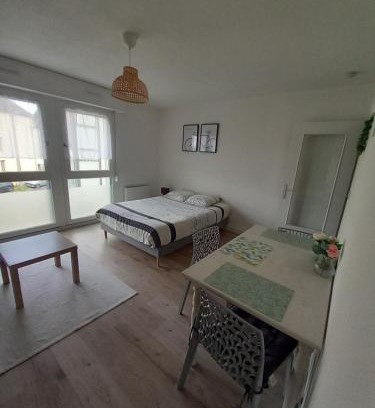 Saint-Jacques-de-la-Lande Apartment | Appartement rénové et équipé