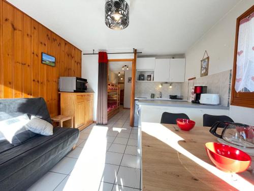 Notre-Dame-de-Bellecombe Apartment | Appartement calme près village et commerces, équipé pour 4 pers. - FR-1-505-168