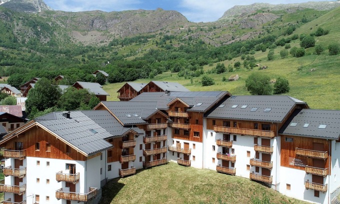 Saint-Sorlin-d'Arves Condo | Appartement avec Wi-Fi Gratuit + Accès Piscine