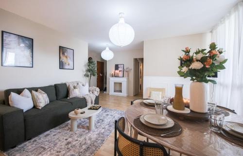 Saint-Pierre-des-Corps Apartment | Appartement avec Rétroprojecteur, Babyboot avec belle vue et proche gare