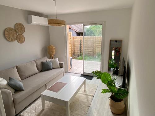 Villenave-d'Ornon Apartment | Appartement à Villenave d'Ornon avec jardin fraîchement rénové