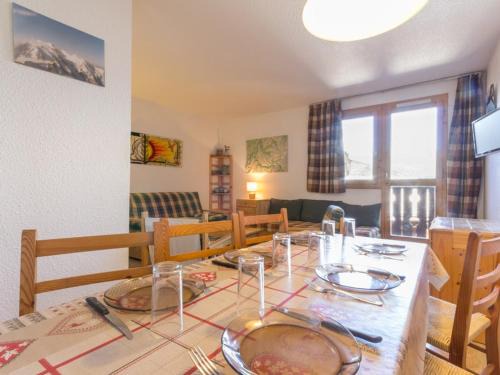 Montchavin Apartment | Appartement 2P Centre Station avec Balcon et Casier à Ski - FR-1-181-2533