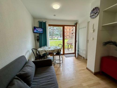 Saint-Etienne-en-Devoluy Apartment | Appartement 4 pers. avec terrasse proche télésiège - SuperDevoluy - FR-1-525-289