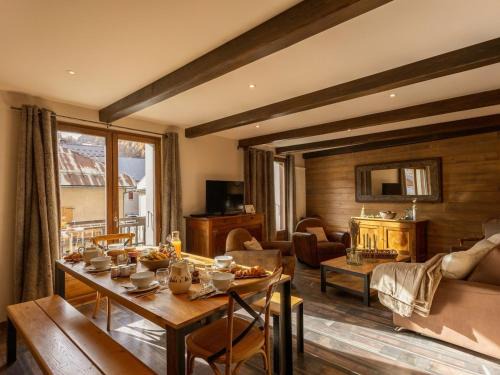 Valloire Apartment | Appartement 4 pièces pour 8/9 personnes, exposé Sud, au centre de Valloire, proche télécabine et loisirs - FR-1-263-216