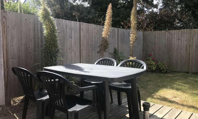 Tregastel Apartment | Appartement au RDC avec accès direct plage, parking et WIFI à Trégastel - FR-1-368-45
