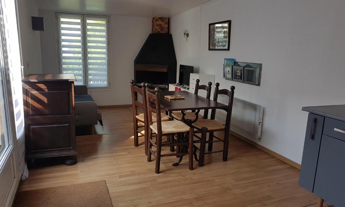 Saint-Regnobert-de-la-Cote-de-Nacre Apartment | Appartement avec Terrasse-Plein pied ou Chambre -Plein pied