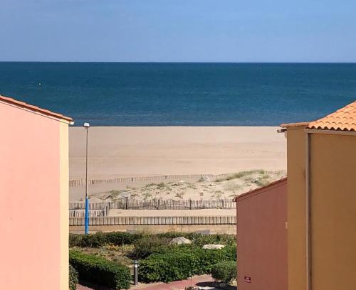 Saint-Pierre-la-Mer Apartment | Appartement bord de mer Saint Pierre la Mer