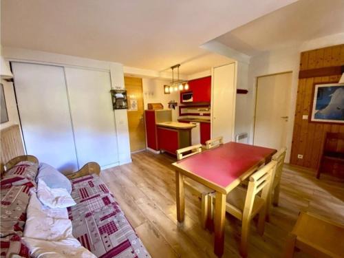 Plagne 1800 Apartment | Appartement cosy 43m² avec balcon sud, parking couvert, proche commerces, animaux acceptés. - FR-1-351-51