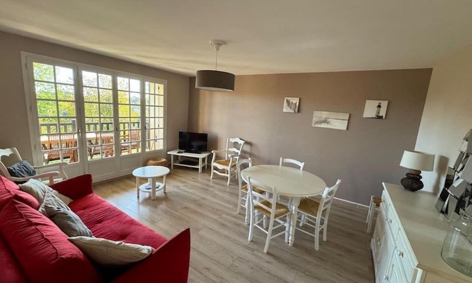 Villers-sur-Mer Apartment | Appartement calme proche de la mer avec parking