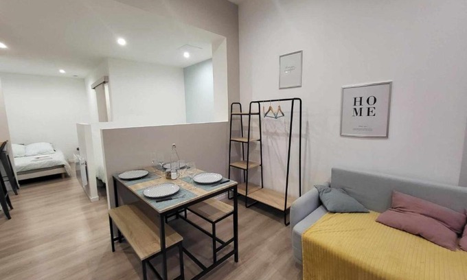Valenciennes Apartment | Appartement canada 1